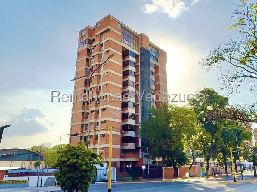 Apartamento (1 Nivel) en Alquiler en Parroquia Santa Rosa, Lara