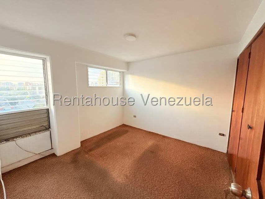 Apartamento (1 Nivel) en Alquiler en Parroquia Santa Rosa, Lara - 24