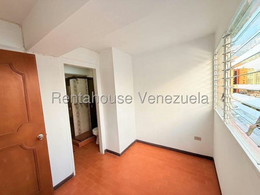Apartamento (1 Nivel) en Alquiler en Parroquia Santa Rosa, Lara - 26