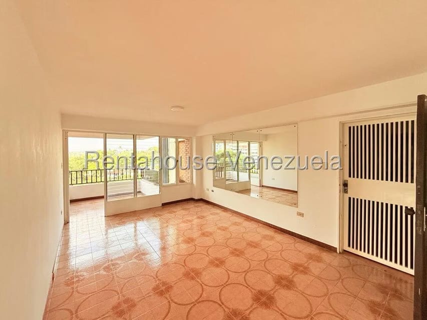 Apartamento (1 Nivel) en Alquiler en Parroquia Santa Rosa, Lara - 4