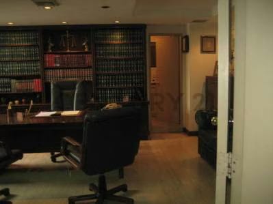 Venta de oficina amoblada en la avenida Universidad,Caracas - 2