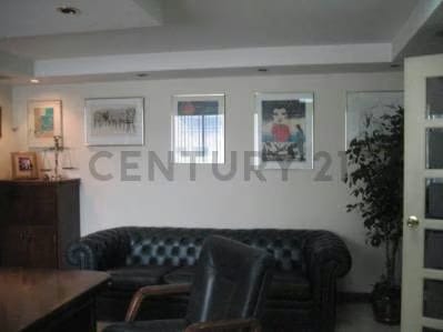 Venta de oficina amoblada en la avenida Universidad,Caracas - 3