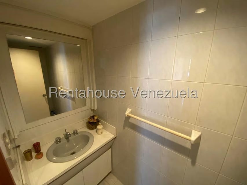 Apartamento (1 Nivel) en Venta en La Florida, Distrito Metropolitano - 13