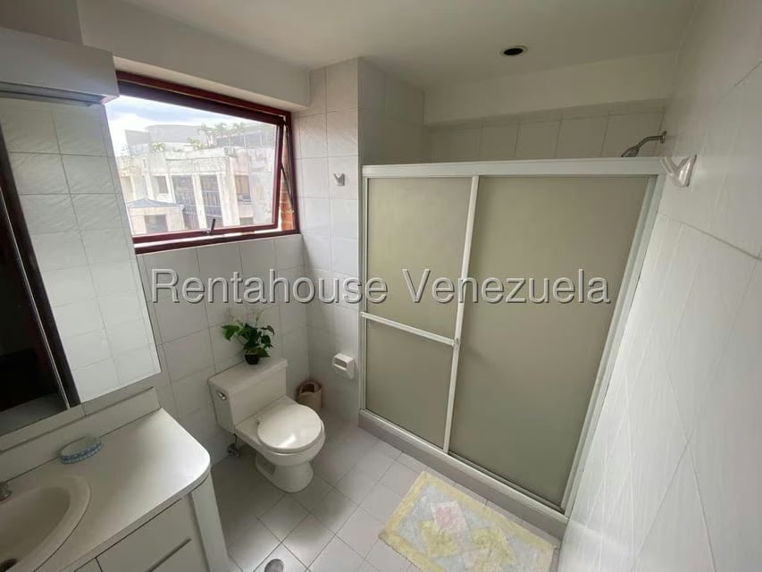 Apartamento (1 Nivel) en Venta en La Florida, Distrito Metropolitano - 19