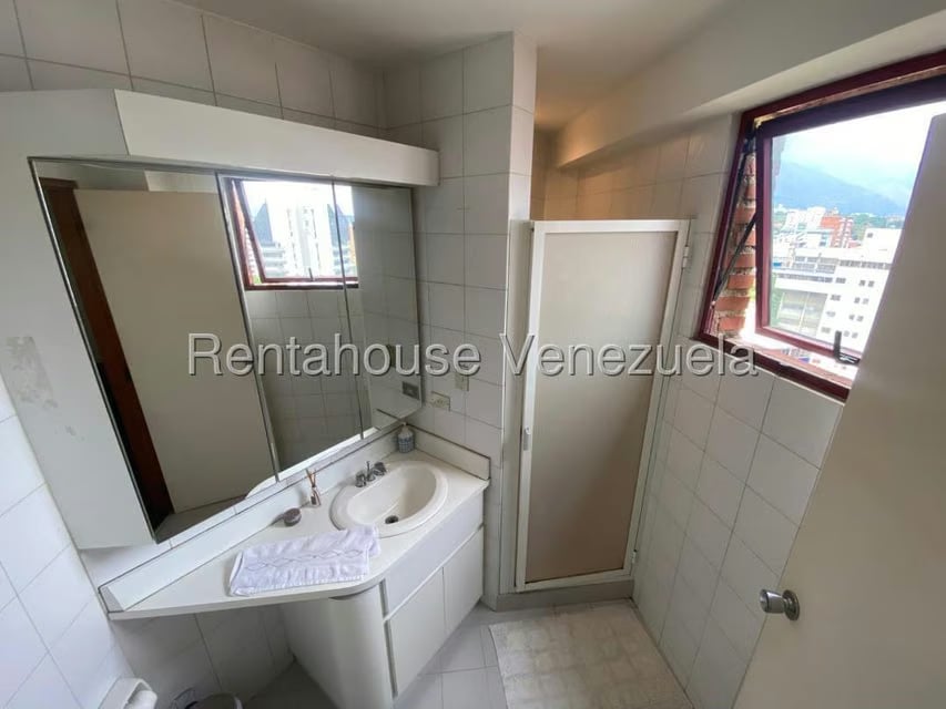 Apartamento (1 Nivel) en Venta en La Florida, Distrito Metropolitano - 21