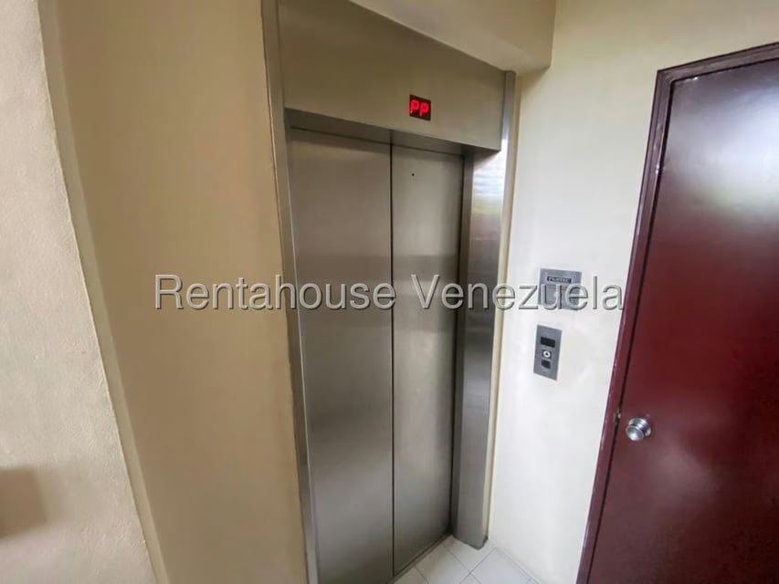 Apartamento (1 Nivel) en Venta en La Florida, Distrito Metropolitano - 26