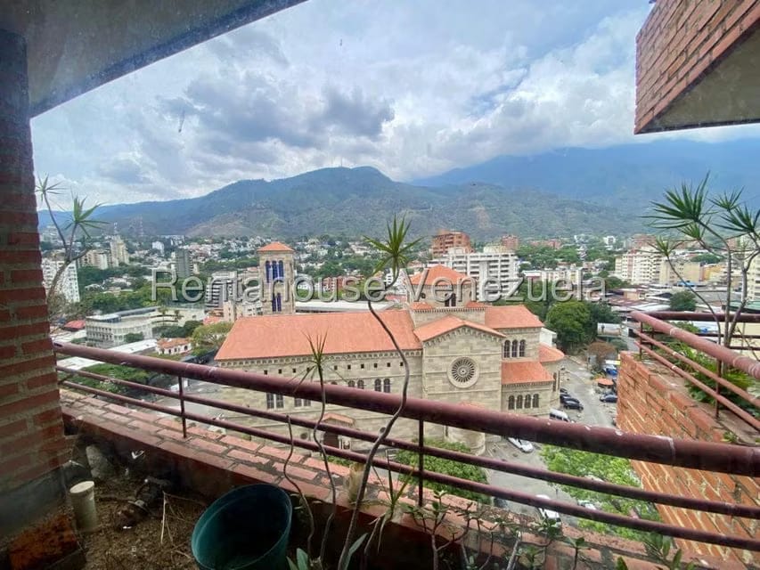 Apartamento (1 Nivel) en Venta en La Florida, Distrito Metropolitano - 8