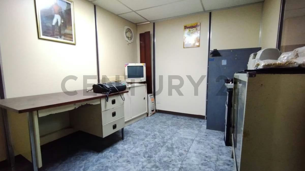 MUN. LIBERTADOR, Edificio Comercial en Venta, Prroquia Santa Rosalia CARACAS - 12