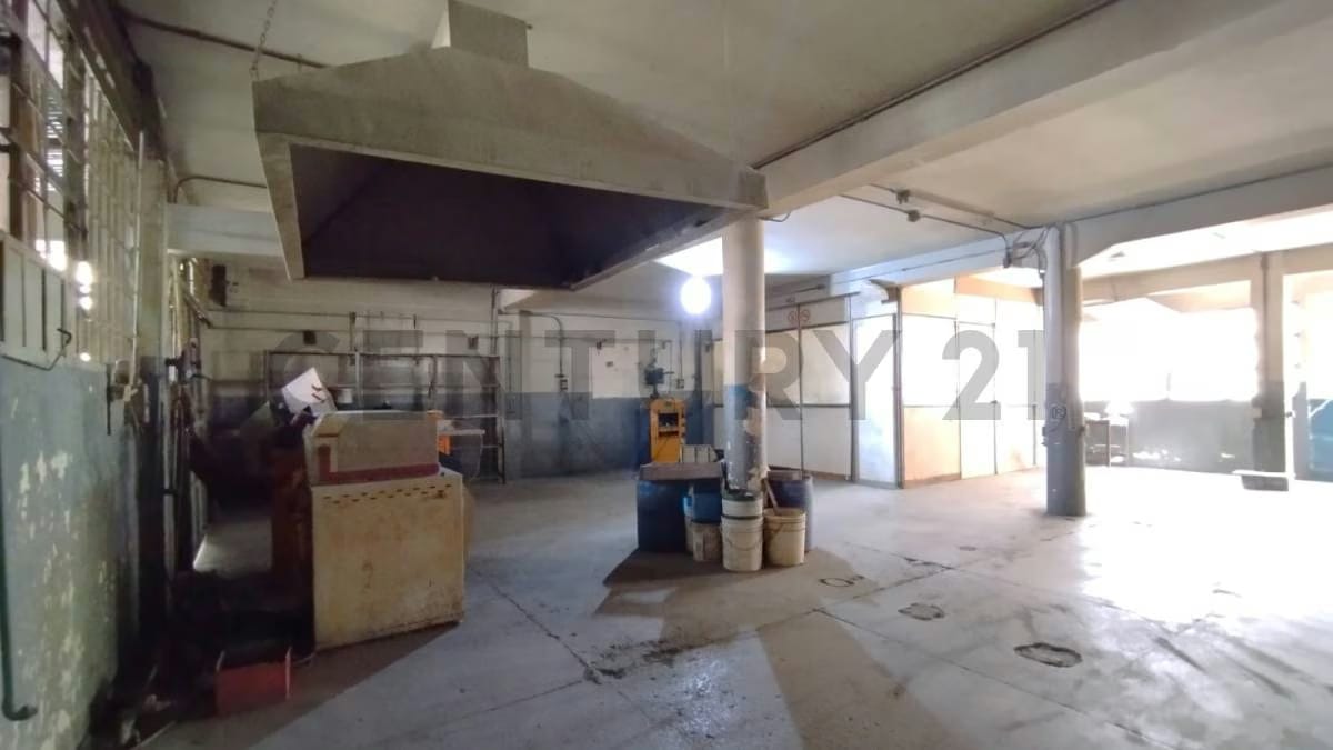 MUN. LIBERTADOR, Edificio Comercial en Venta, Prroquia Santa Rosalia CARACAS - 16