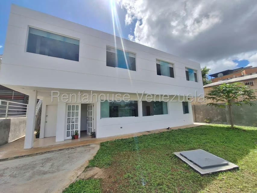 Casa (Multipes Niveles) en Venta en Lomas del Halcon, Distrito Metropolitano