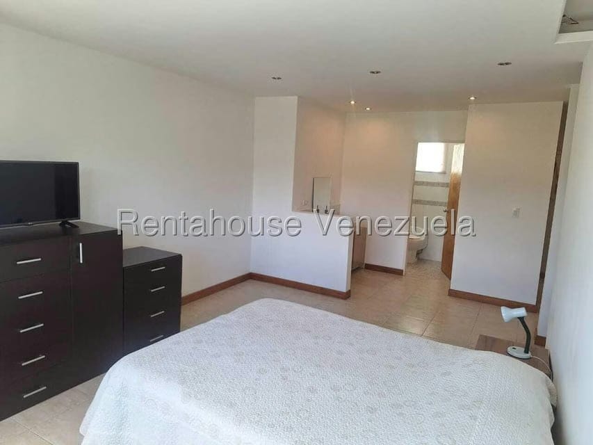 Casa (Multipes Niveles) en Venta en Lomas del Halcon, Distrito Metropolitano - 12