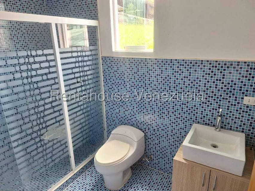 Casa (Multipes Niveles) en Venta en Lomas del Halcon, Distrito Metropolitano - 17