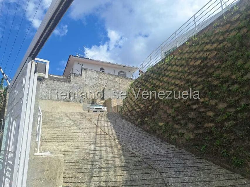 Casa (Multipes Niveles) en Venta en Lomas del Halcon, Distrito Metropolitano - 24