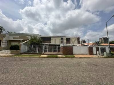 Venta de Casa Quinta de 2 plantas sector los Olivos, Maracaibo