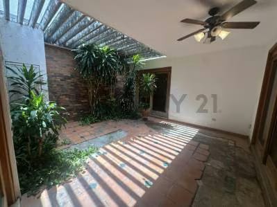 Venta de Casa Quinta de 2 plantas sector los Olivos, Maracaibo - 8