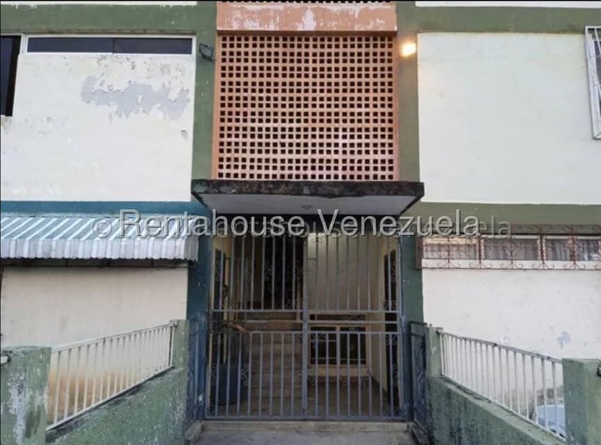 Apartamento (1 Nivel) en Venta en Michelena, Carabobo - 2