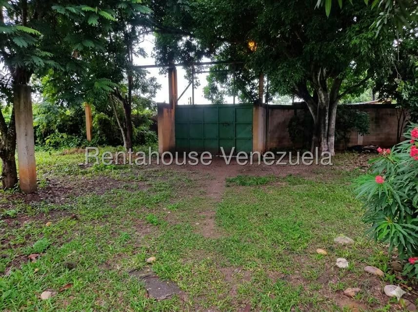 Terreno (Finca) en Venta en Santa Lucia, Miranda - 2
