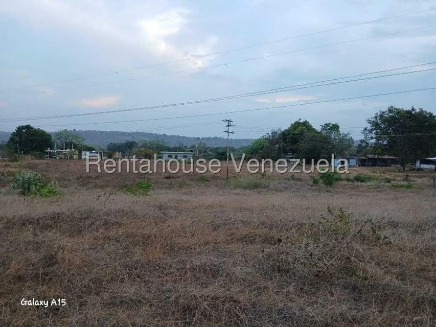 Terreno (Finca) en Venta en Santa Lucia, Miranda - 11