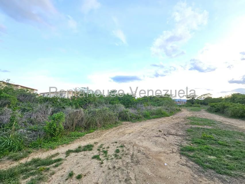 Terreno (Comercial) en Venta en Ave Intercomunal, Lara - 13