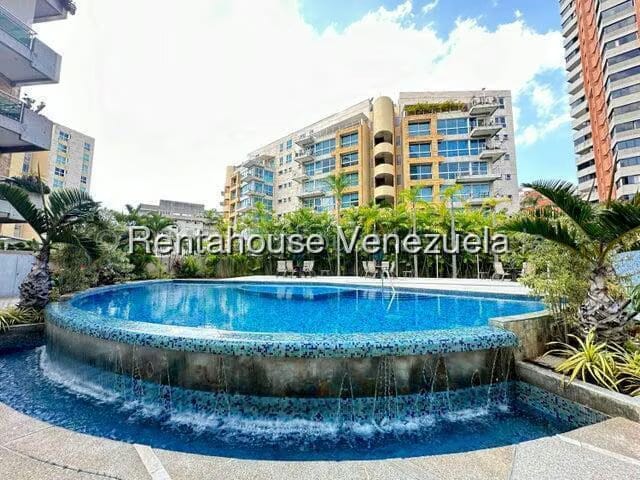 Apartamento (1 Nivel) en Alquiler en Las Mesetas de Santa Rosa de Lima, Distrito Metropolitano - 2