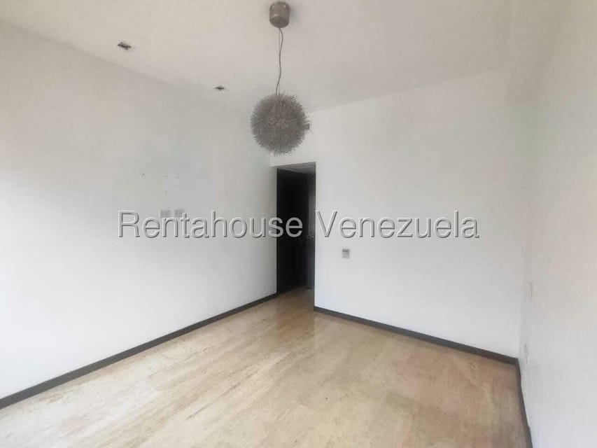 Apartamento (1 Nivel) en Alquiler en Las Mesetas de Santa Rosa de Lima, Distrito Metropolitano - 14