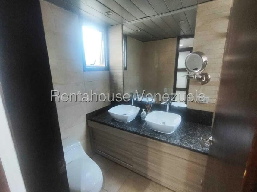 Apartamento (1 Nivel) en Alquiler en Las Mesetas de Santa Rosa de Lima, Distrito Metropolitano - 16