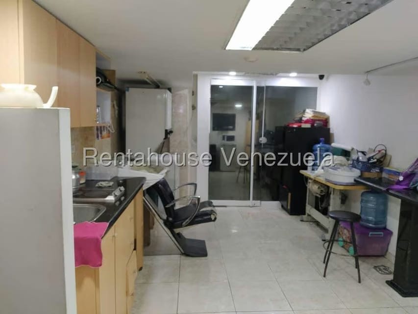 Comercial (Local Comercial) en Alquiler en Parroquia Catedral, Distrito Metropolitano - 16