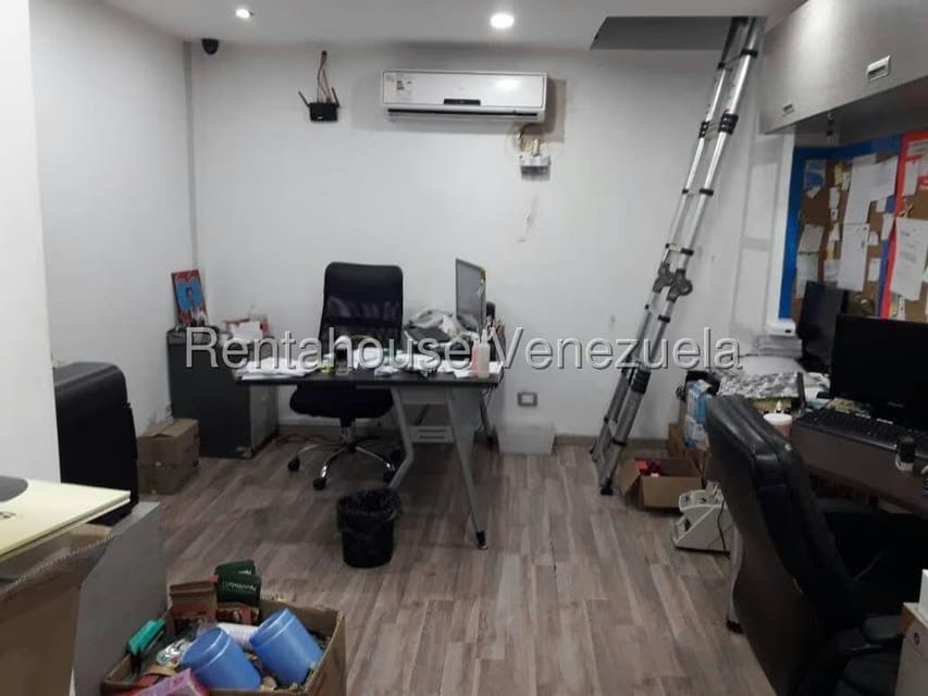 Comercial (Local Comercial) en Alquiler en Parroquia Catedral, Distrito Metropolitano - 18