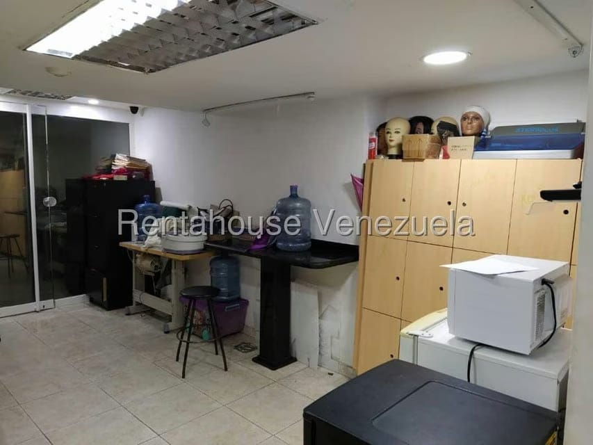 Comercial (Local Comercial) en Alquiler en Parroquia Catedral, Distrito Metropolitano - 9