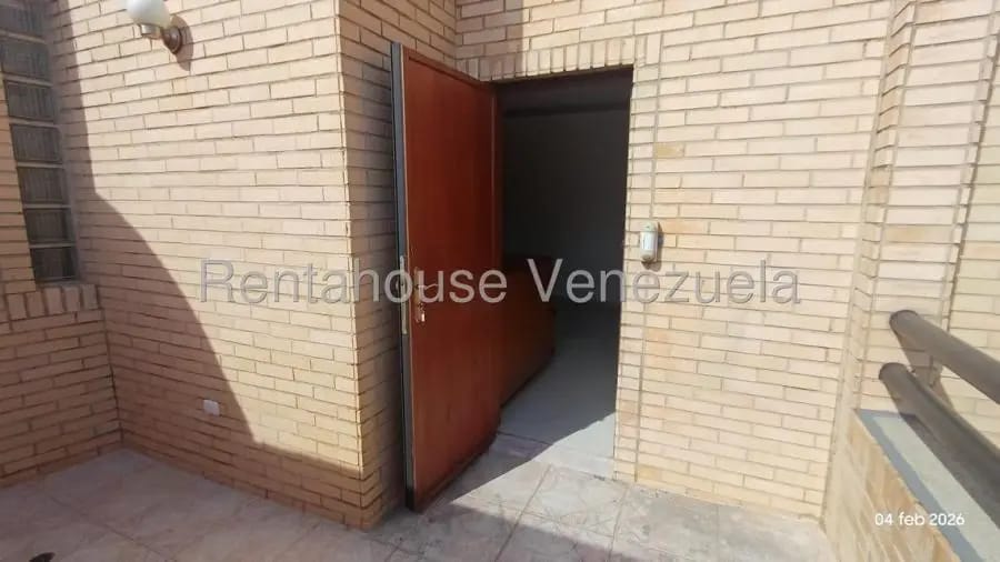 Casa en Alquiler en Las Clavellinas Trigal. Norte Valencia Carabobo Valencia - 3