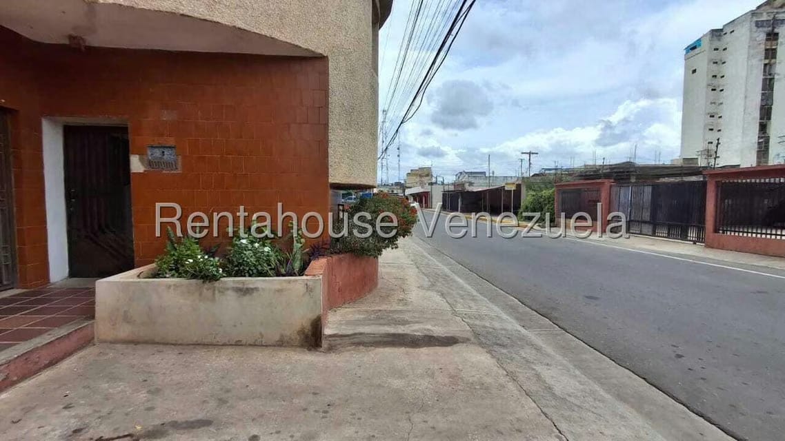 Apartamento (1 Nivel) en Alquiler en Centro, Zulia - 2