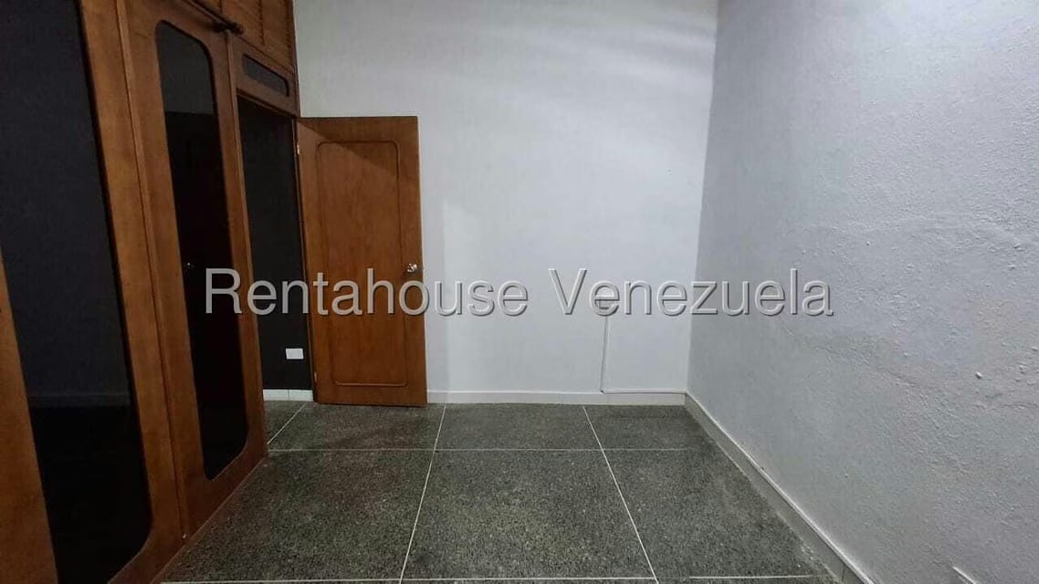 Apartamento (1 Nivel) en Alquiler en Centro, Zulia - 11