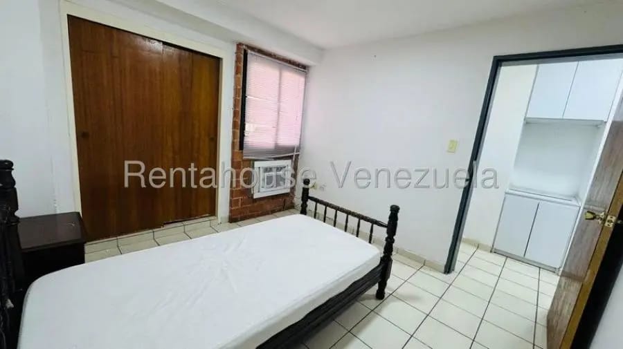 Apartamento en Alquiler en Madre Maria de San José Maracay - 8
