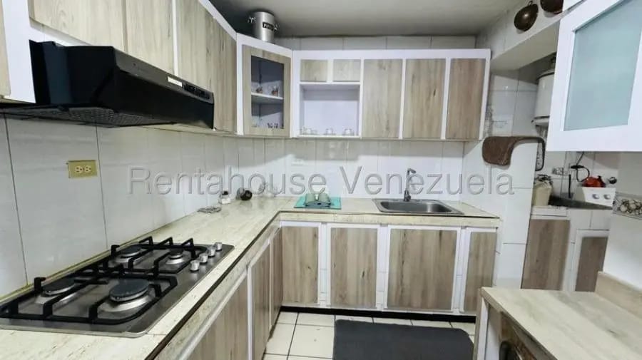 Apartamento en Alquiler en Madre Maria de San José Maracay - 9