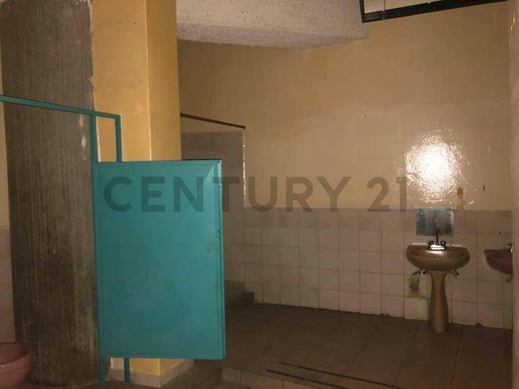 Local De 168 Mts2 En Venta En El Cc El Refugio - 16
