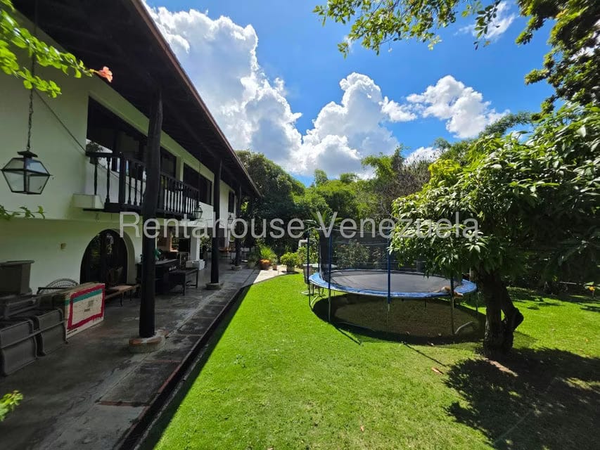 Casa (Multipes Niveles) en Venta en Chuao, Distrito Metropolitano - 2