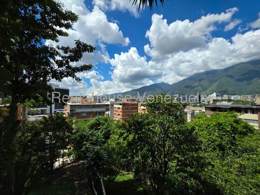 Casa (Multipes Niveles) en Venta en Chuao, Distrito Metropolitano - 25