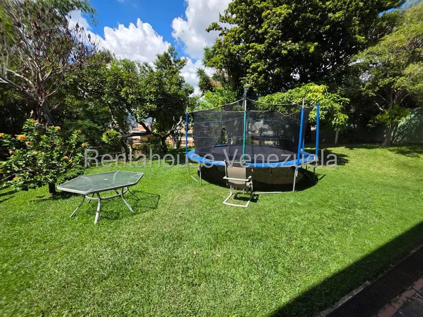 Casa (Multipes Niveles) en Venta en Chuao, Distrito Metropolitano - 36