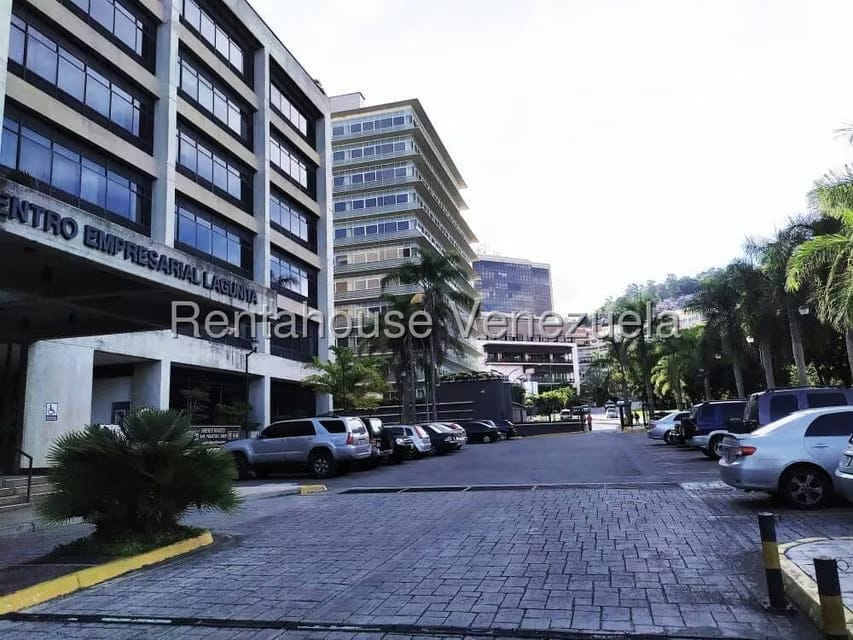 Comercial (Oficina) en Alquiler en La Lagunita Country Club, Distrito Metropolitano - 2