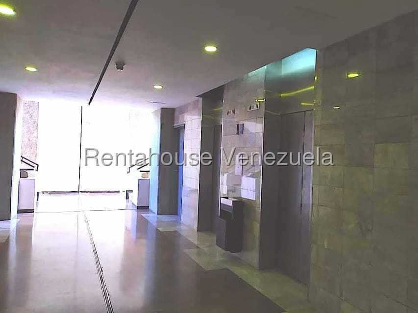 Comercial (Oficina) en Alquiler en La Lagunita Country Club, Distrito Metropolitano - 23