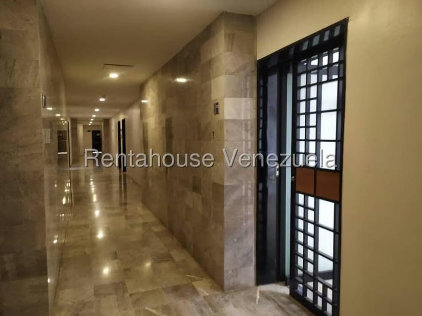 Comercial (Oficina) en Alquiler en La Lagunita Country Club, Distrito Metropolitano - 8