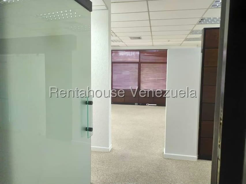Comercial (Oficina) en Alquiler en La Lagunita Country Club, Distrito Metropolitano - 10
