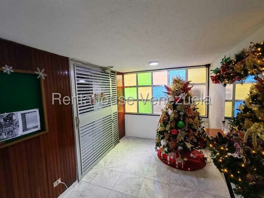 Apartamento (1 Nivel) en Venta en El Bosque, Distrito Metropolitano - 2
