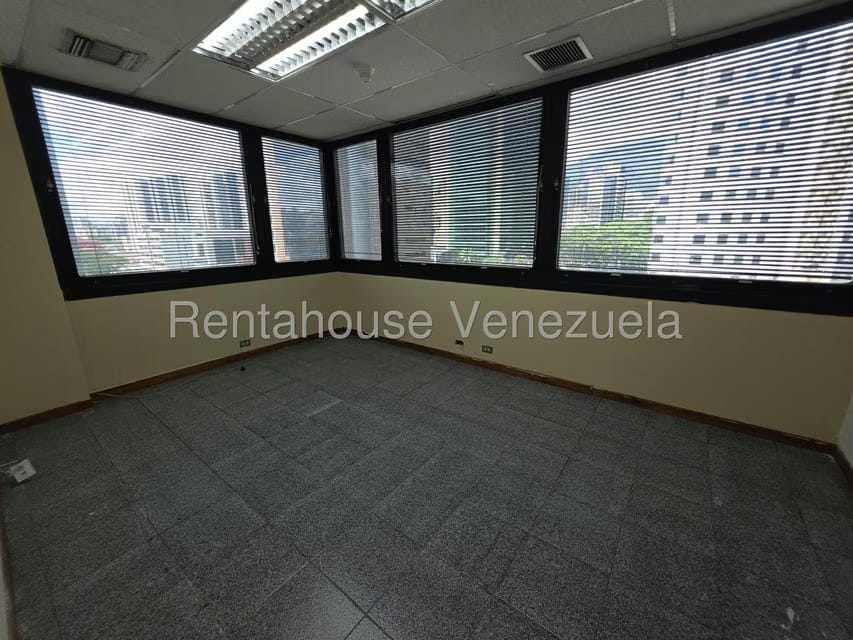 Comercial (Oficina) en Venta en El Rosal, Distrito Metropolitano - 11