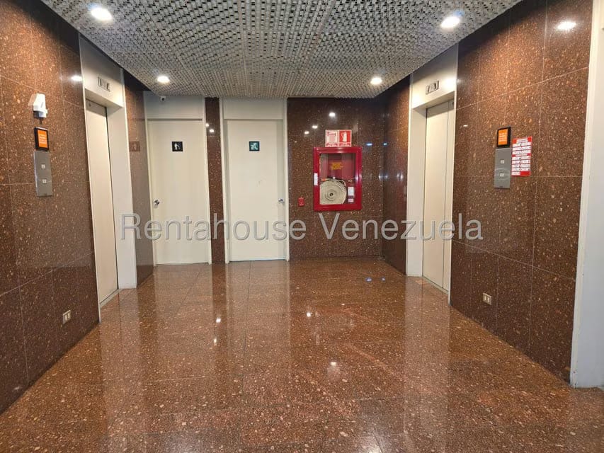Comercial (Oficina) en Venta en El Rosal, Distrito Metropolitano - 32
