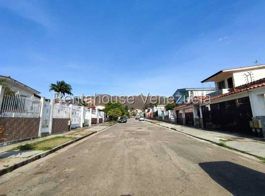 Casa (Duplex) en Venta en Trigal Norte, Carabobo - 3