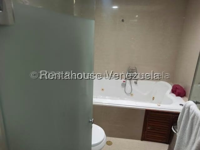 Apartamento (1 Nivel) en Venta en Campo Alegre, Distrito Metropolitano - 25