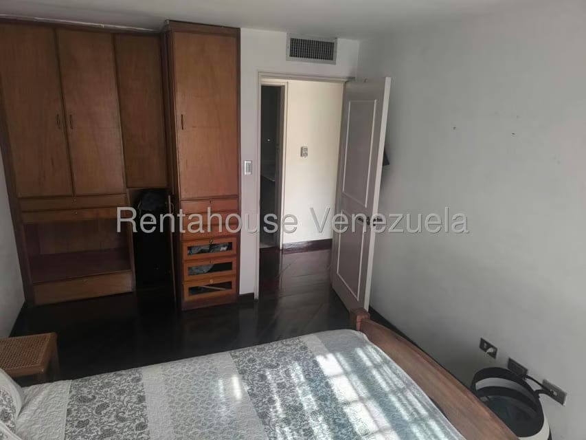 Apartamento (1 Nivel) en Venta en Campo Alegre, Distrito Metropolitano - 32