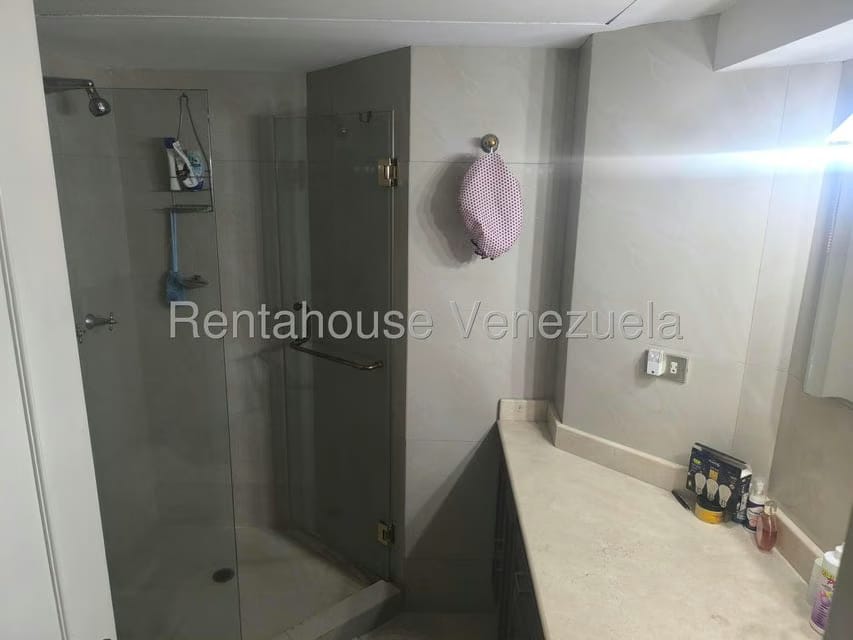 Apartamento (1 Nivel) en Venta en Campo Alegre, Distrito Metropolitano - 35