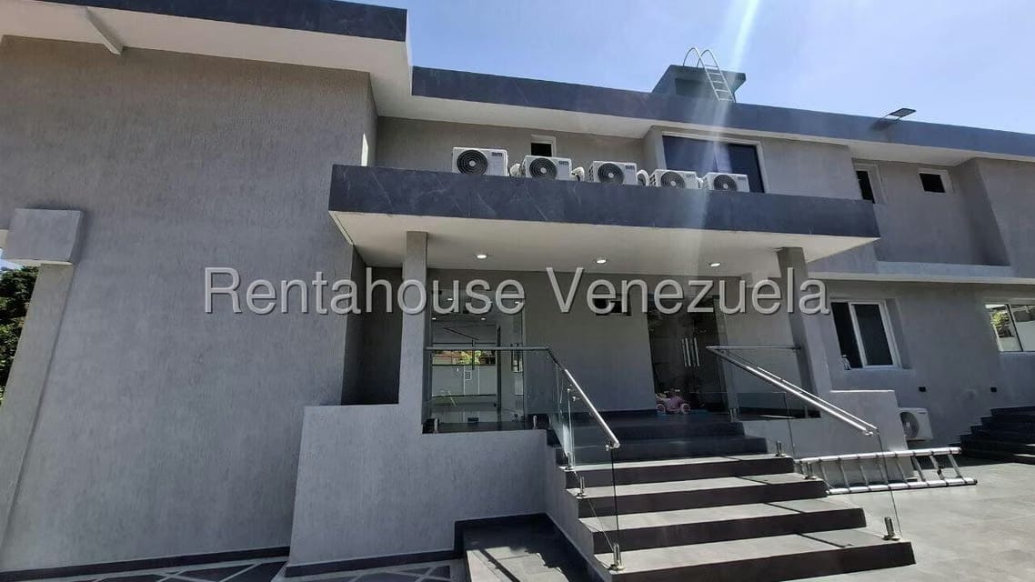 Casa (Multipes Niveles) en Venta en Macaracuay, Distrito Metropolitano - 3